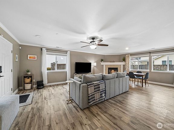 3rd image of 1222 Evans Court