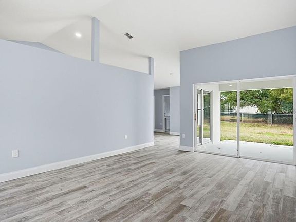 5th image of 9476 Spring Hill Dr