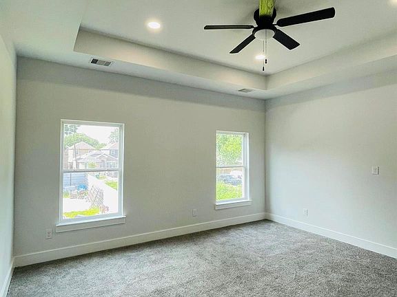 5th image of 7931 Fowlie St