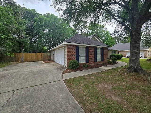 2050 White Myrtle Dr — Photo 4