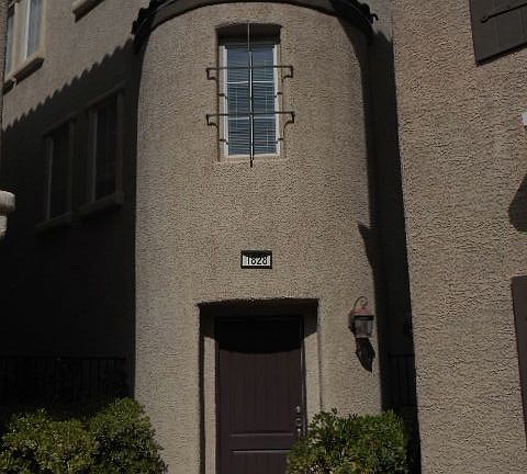 4th image of 1828 Hollywell St