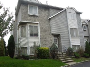 25 Regal Walk, Staten Island, NY 10303