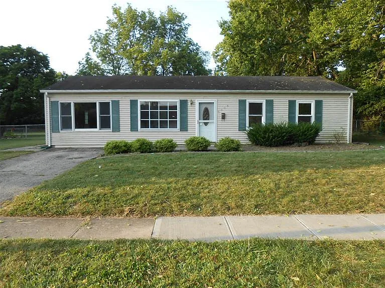 5006 Castleton Dr photo 1
