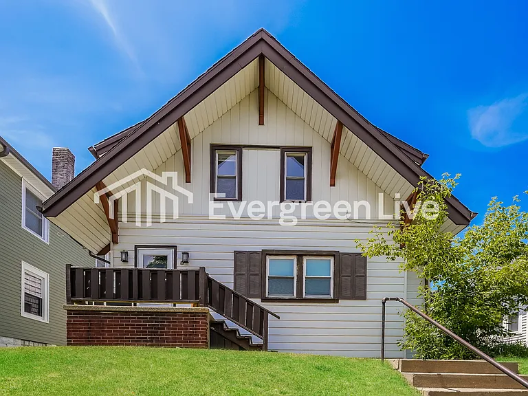 821 S 56th St — Photo 1