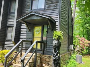 129 Riverside Villa Dr, Maggie Valley, NC 28751