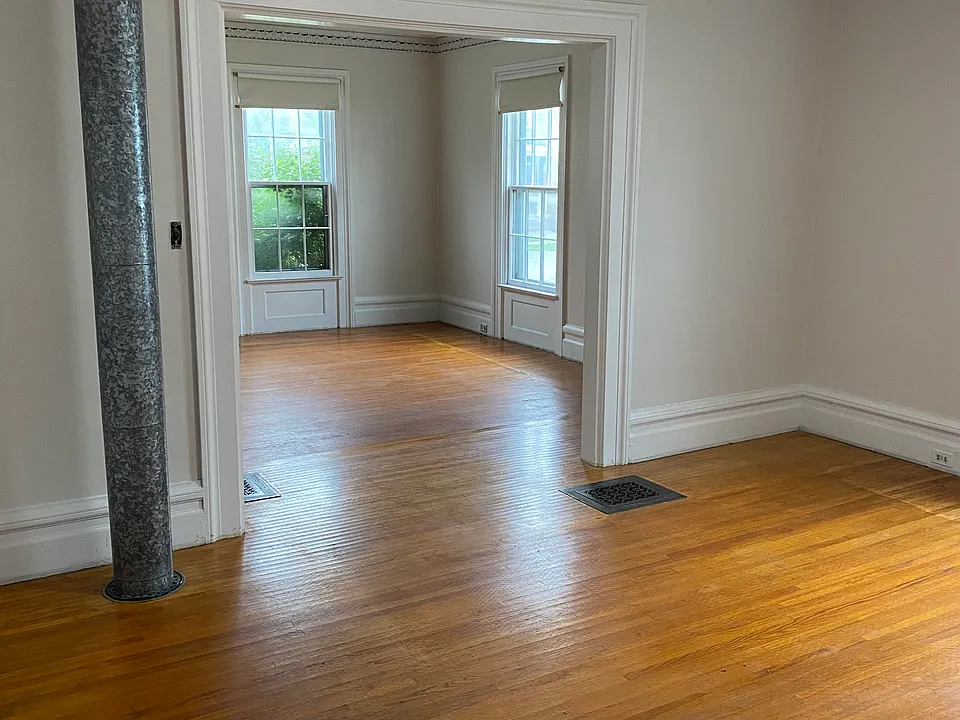 109 Bank St #1