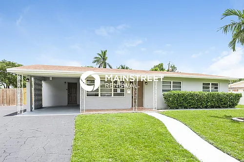 331 SW 64th Way Photo 1
