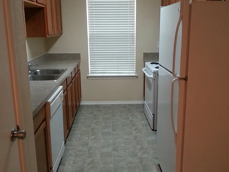 1452 Pine Ln — Photo 5