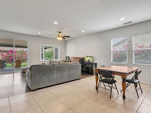 4th image of 41213 Maiden Ct