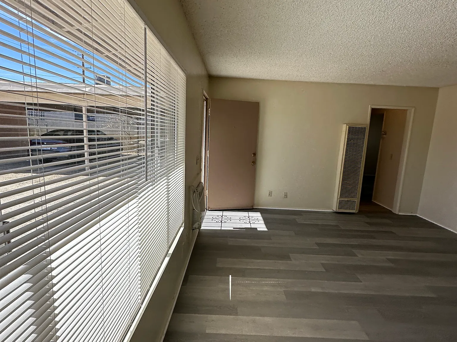 2 bed, 816 sqft, $1,195 — Photo 3