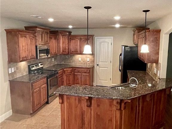 4th image of 24 Allington Dr