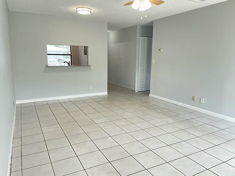 16344 Country Lake Cir — Photo 11