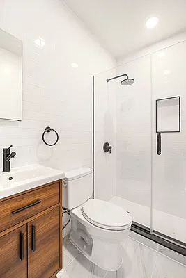 Bathroom, photo 1