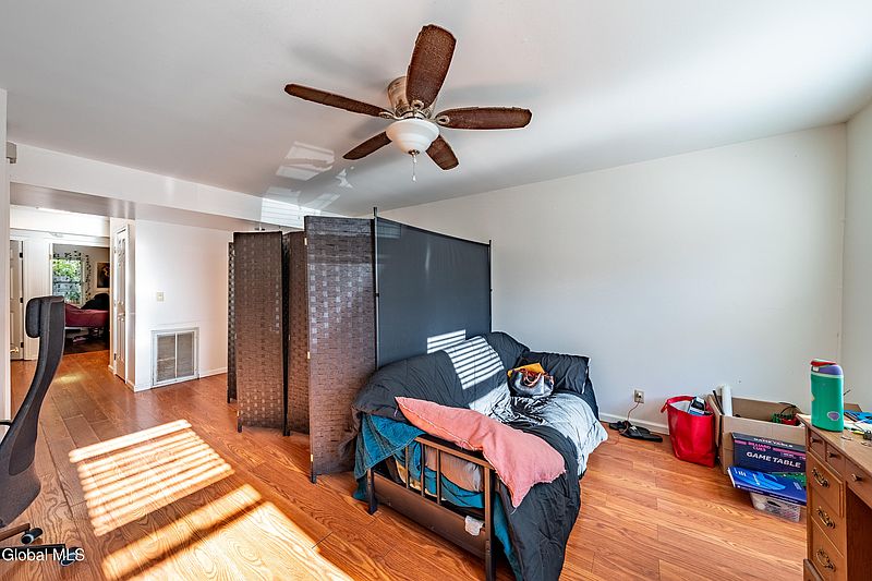 4th image of 149 Jefferson Street