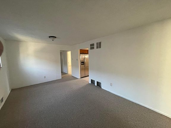 2nd image of 431 Mountainview Ave #2