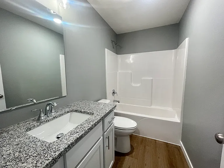 1722 N Hawthorne Pl — Photo 7