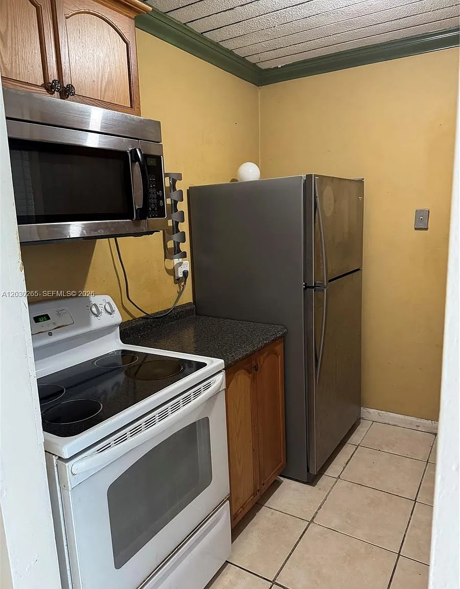 Regency Cove Condo — Photo 1