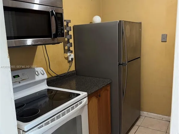 7105 W 13th Ave APT 403, Hialeah, FL 33014
