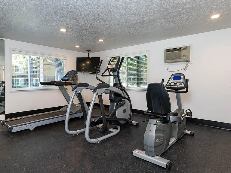 Arlo on 10th | Fitness Center