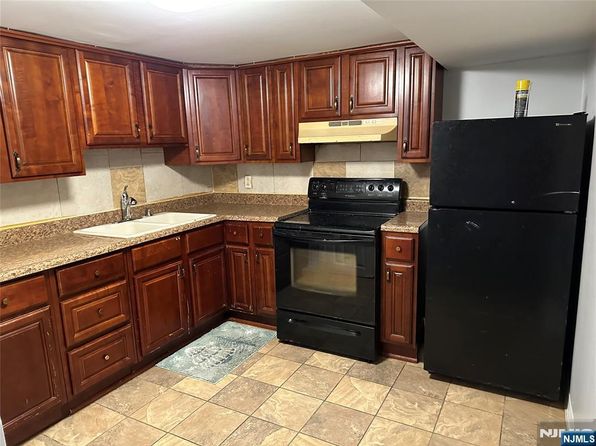 125 Longwood Lake Rd