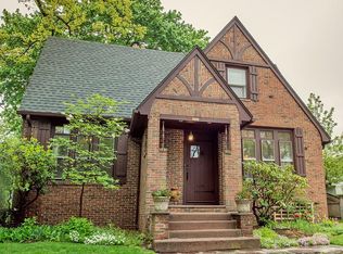 19 Harvard St, Pawtucket, RI 02860