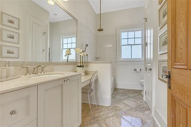 4200 Saint Charles Ave — Photo 16