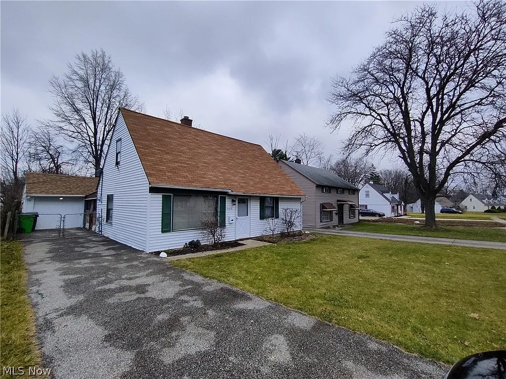 19419 Longbrook Rd photo 1