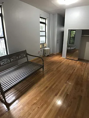 Rented by Roi Lidor, LREB | media 29