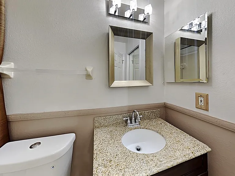 728 Hardwood Cir — Photo 16