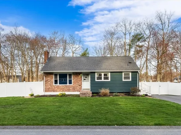 44 Vinedale Rd, Brockton, MA 02301