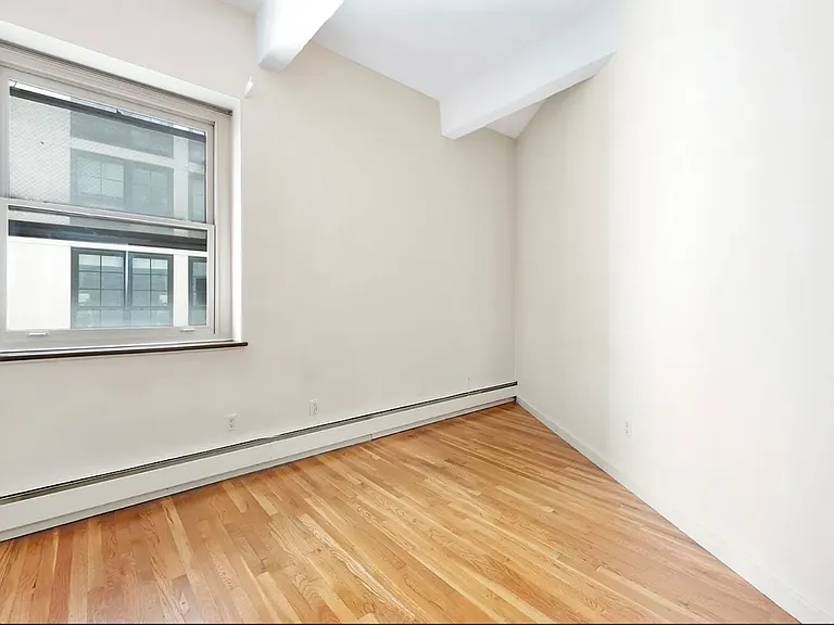 130 E 12th St #3B — Photo 6