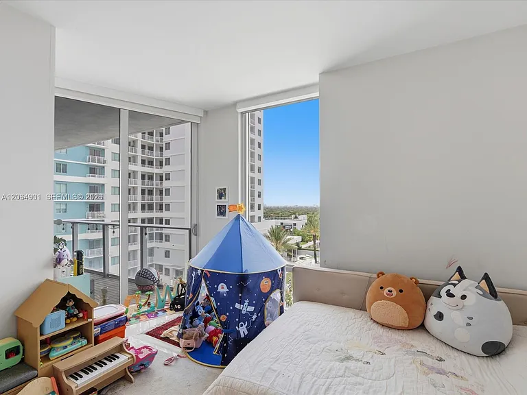 1010 SW 2nd Ave #1009 — Photo 13