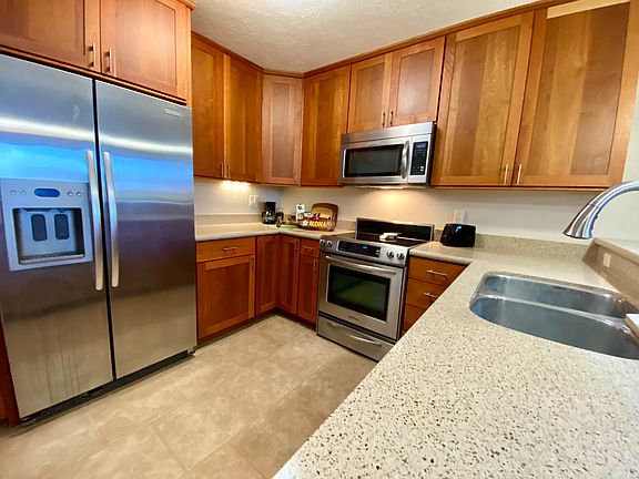 4th image of 68-3840 Lua Kula St APT D104