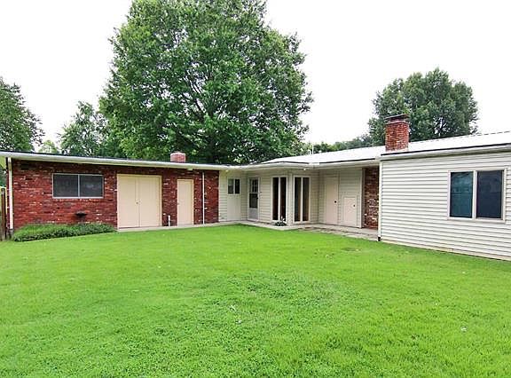 3rd image of 2417 Sunny Ln