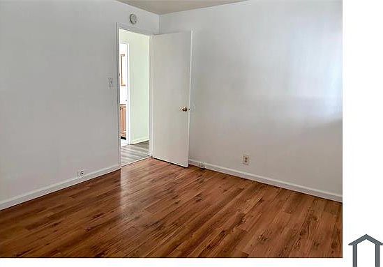 5th image of 410 S 34th St