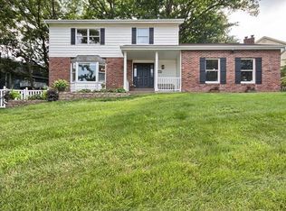 15630 Oak Post Ln, Chesterfield, MO 63017