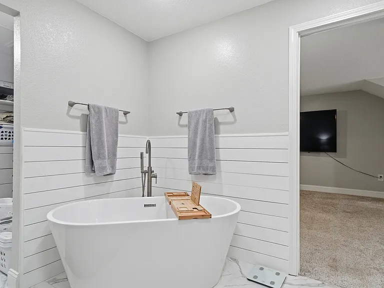 5855 Hunting Meadows Dr — Photo 38