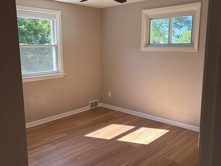 226 Suie St — Photo 24