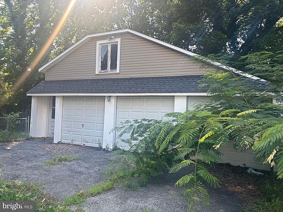 5th image of 127 7th St