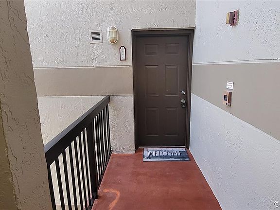 3rd image of 9947 Nob Hill Ct #9947
