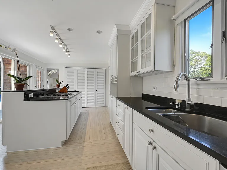 81 Gould St — Photo 11