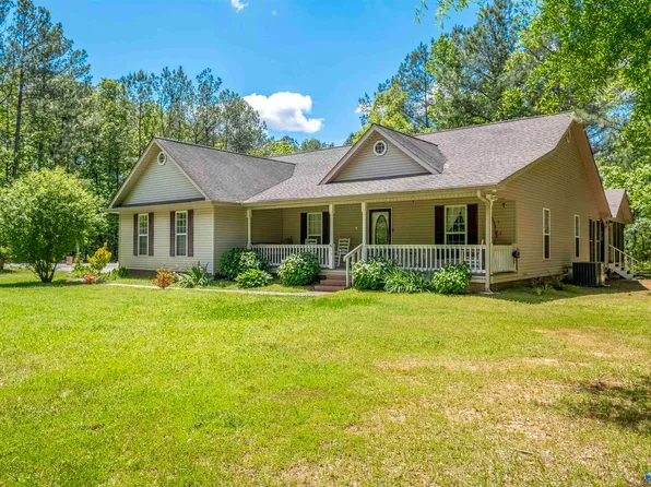 315 Hill St, Centre, AL 35960