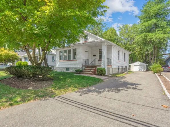 27 Milton St, Cresskill, NJ 07626
