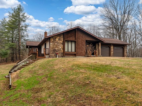 2nd image of 3085 Kaolin Rd