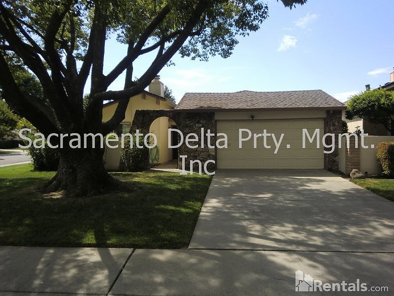 2nd image of 5842 Lonsdale Dr