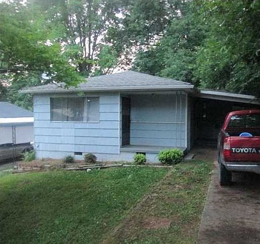 1st image of 6105 Wellworth Ave
