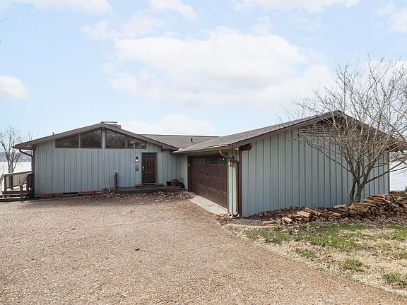 3rd image of 1389 Circle Crest Dr