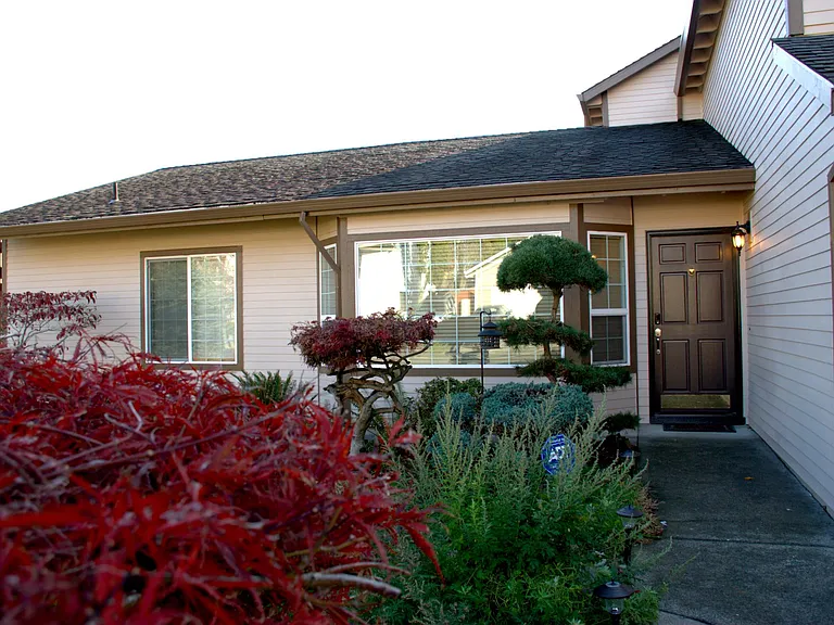 18984 SW Jessica Way — Photo 3