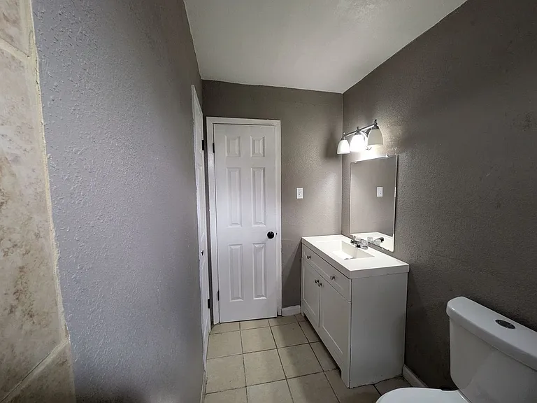 Sullivan Apartment Homes — Photo 11