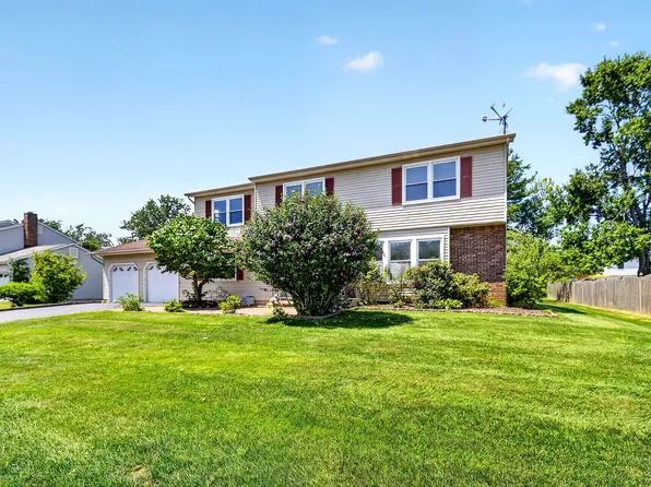 12 Mershon Ln, Plainsboro, NJ 08536